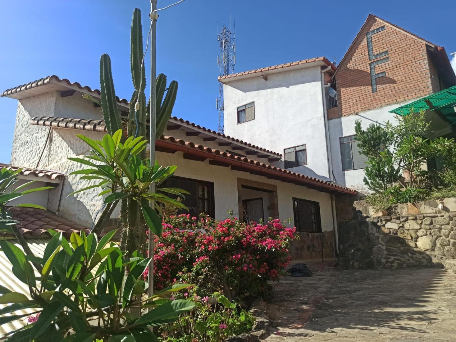 Hotel Fonda Amboro Samaipata Esterno foto